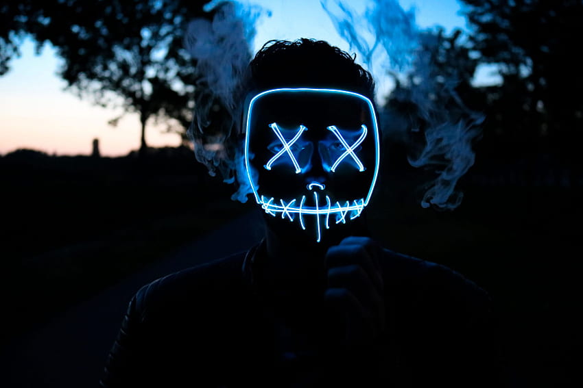 Mann mit LED-Maske, Neonlicht-Maske auf Person â ¢ Für Sie, Neon-Säuberung HD-Hintergrundbild